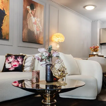 Lux Spot Apartment- Apartament *